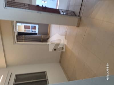 2 bed studio for rent 4th floor in muslim commercial