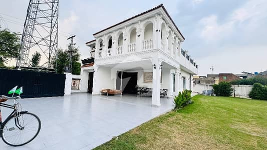بیدیاں روڈ لاہور میں 3 کمروں کا 3 کنال فارم ہاؤس 5.25 کروڑ میں برائے فروخت۔