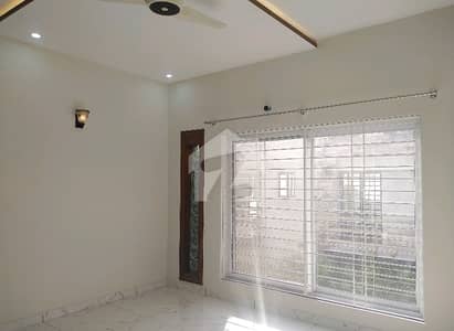 10 Marla Upper Portion For Rent In Bahria Town Phase 8 - Block B Rawalpindi