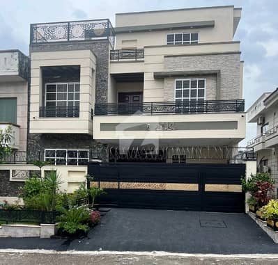In G-13/4 House For Sale Sized 2450 Square Feet