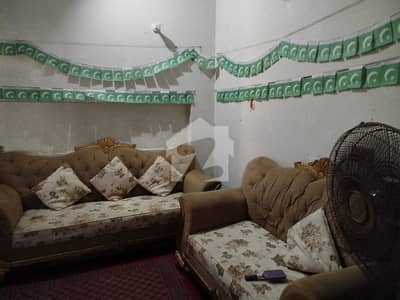 جوبلی ٹاؤن ۔ بلاک ڈی جوبلی ٹاؤن,لاہور میں 5 کمروں کا 7 مرلہ مکان 2.8 کروڑ میں برائے فروخت۔