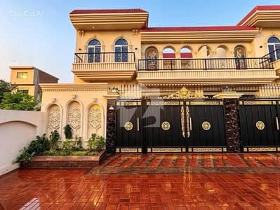 7 Marla Luxurious Brand New House Vip Location