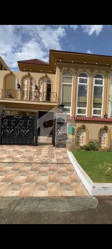 بحریہ ٹاؤن ۔ بلاک سی سی بحریہ ٹاؤن سیکٹرڈی,بحریہ ٹاؤن,لاہور میں 6 کمروں کا 10 مرلہ مکان 5.4 کروڑ میں برائے فروخت۔ بحریہ ٹاؤن ۔ بلاک سی سی بحریہ ٹاؤن سیکٹرڈی,بحریہ ٹاؤن,لاہور میں 6 کمروں کا 10 مرلہ مکان 5.4 کروڑ میں برائے فروخت۔