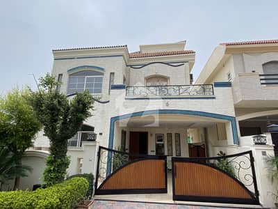 10 Marla House With Basement for Sale in Bahria Enclave, Islamabad