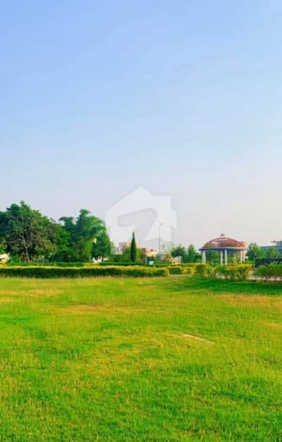 1 Kanal Plot For Sale Block J Near To Main Boulevard Solid Urgent For Sale