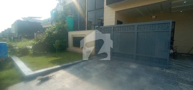 LUXURY 8 MARLA HOUSE FOR SALE IN F Block B-17 ISLAMABAD LUXURY 8 MARLA HOUSE FOR SALE IN F Block B-17 ISLAMABAD