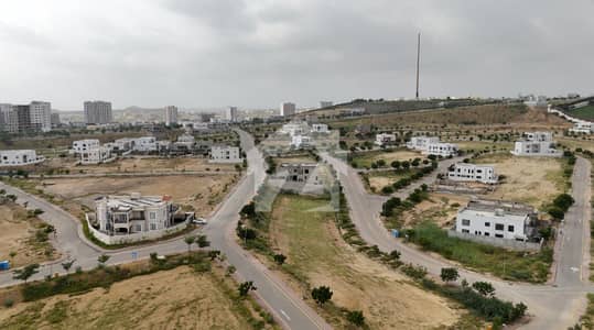 1000 Sq Yd Plot#855 St-6B West Open, Hill Top Plot Precinct-9 (Bahria Hills), Bahria Town Karachi. Heighted Location | Near Flagpole | Prime Location | Ideal for Residence or Investment. Just 3 Mins Drive from Entrance.