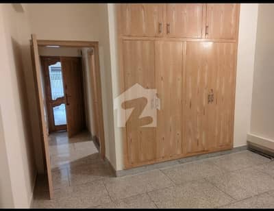 Very Neat And Clean And Easy Access From Metro Station Very Neat And Clean And Easy Access From Metro Station
