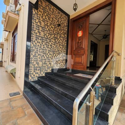 ڈی ایچ اے فیز 5 ڈی ایچ اے ڈیفینس,کراچی میں 7 کمروں کا 2 کنال مکان 18.0 لاکھ میں کرایہ پر دستیاب ہے۔ ڈی ایچ اے فیز 5 ڈی ایچ اے ڈیفینس,کراچی میں 7 کمروں کا 2 کنال مکان 18.0 لاکھ میں کرایہ پر دستیاب ہے۔