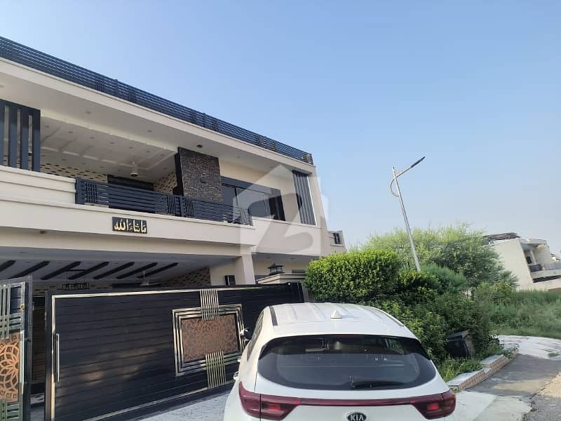 22 Marla House Available For Sell In G-15. 22 Marla House Available For Sell In G-15.