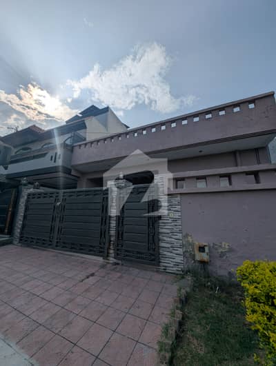 Single Storey 30x70 Sun Face House , Sui Gas Available