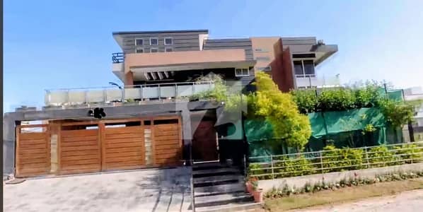 600 Square Yards House In Central D-12/1 For sale 600 Square Yards House In Central D-12/1 For sale