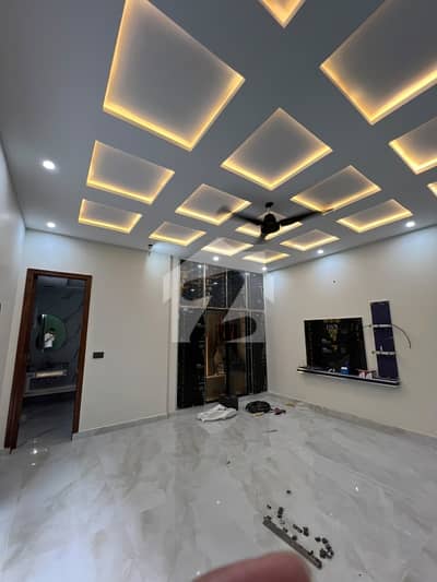 پی جی ای سی ایچ ایس فیز 1 پنجاب گورنمنٹ ایمپلائیز سوسائٹی,لاہور میں 6 مرلہ Studio عمارت 3.5 کروڑ میں برائے فروخت۔ پی جی ای سی ایچ ایس فیز 1 پنجاب گورنمنٹ ایمپلائیز سوسائٹی,لاہور میں 6 مرلہ Studio عمارت 3.5 کروڑ میں برائے فروخت۔