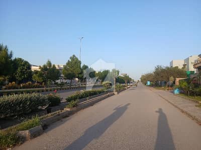 Prime Location South Facing On 70 Feet Road