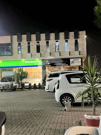 660 sq ft commercial shop for rent with all basic needs at reasonable demand for fast food and restaurant