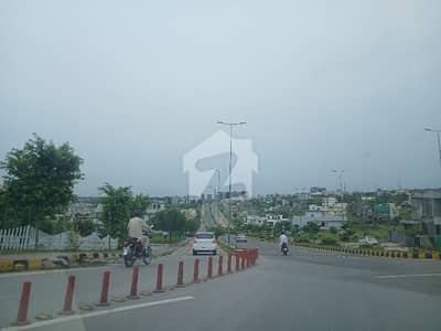 Prime location Near to Central park Level plot available