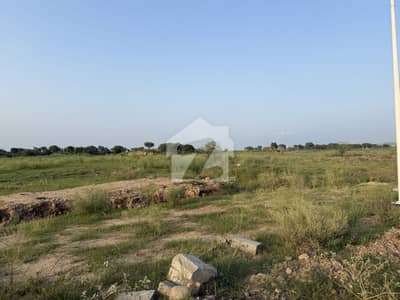 Gulberg Green Block D 10Kanal Developed Possession Corner Farmhouse Plot Solid Land Highted Location Available For Sale