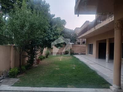 ایف ۔ 10 اسلام آباد میں 7 کمروں کا 2 کنال مکان 6.5 لاکھ میں کرایہ پر دستیاب ہے۔ ایف ۔ 10 اسلام آباد میں 7 کمروں کا 2 کنال مکان 6.5 لاکھ میں کرایہ پر دستیاب ہے۔