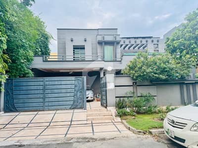 1 KANAL USED BUNGALOW FOR SALE IN VALENCIA TOWN LAHOORE 1 KANAL USED BUNGALOW FOR SALE IN VALENCIA TOWN LAHOORE