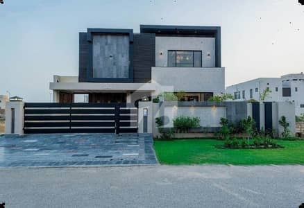 1 KANAL ELEGANT AND FULLY MAINTAINED SUPER HOT LOCATED BUNGALOW IS AVAILABLE IN THE BEST BLOCK OF DHA PHASE 4 LAHORE.