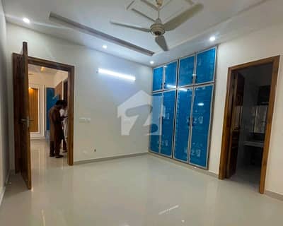 8 Marla House Is Available For Sale In E-11
