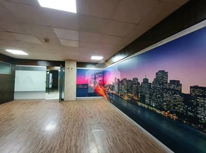 مین بلیوارڈ گلبرگ گلبرگ,لاہور میں 1 کنال Studio دفتر 11.0 لاکھ میں کرایہ پر دستیاب ہے۔