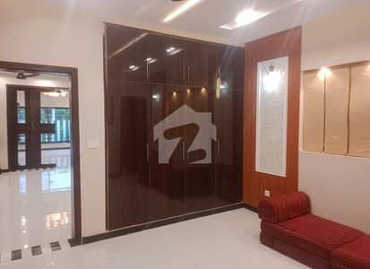 بحریہ ٹاؤن سیکٹر ای بحریہ ٹاؤن,لاہور میں 5 کمروں کا 10 مرلہ مکان 3.5 کروڑ میں برائے فروخت۔ بحریہ ٹاؤن سیکٹر ای بحریہ ٹاؤن,لاہور میں 5 کمروں کا 10 مرلہ مکان 3.5 کروڑ میں برائے فروخت۔