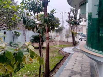 I-9 WAREHOUSE/OFFICE 28000 SQ. FEET ON GROUND FLOOR SEPARATE BUILDING REAL PICS ATTACHED