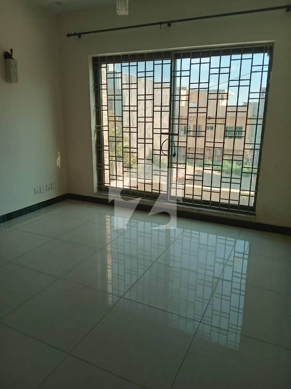 30*60 Ground Portion Available For Rent In G13 30*60 Ground Portion Available For Rent In G13