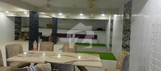 20*20 Shop With 400yard Basement Available For Rent