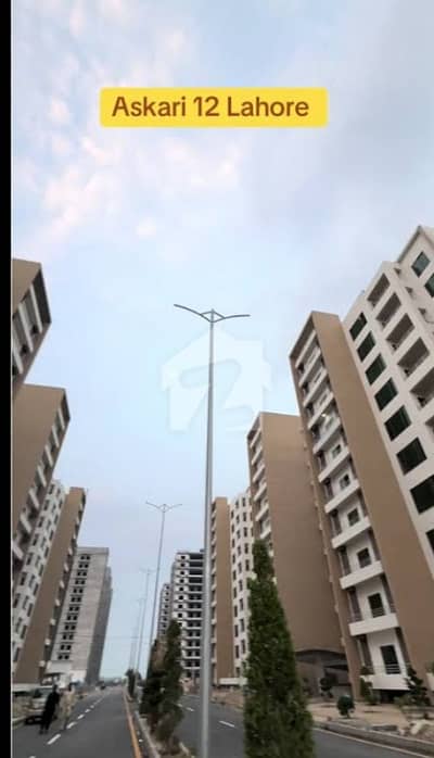 عسکری 12 عسکری,لاہور میں 4 کمروں کا 12 مرلہ فلیٹ 3.55 کروڑ میں برائے فروخت۔