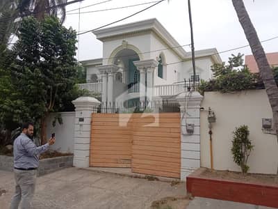 PRIME 500 SQ YD 5-BEDROOM BUNGALOW FOR SALE PRIME LOCATIONS 23 STREET MUJHAID