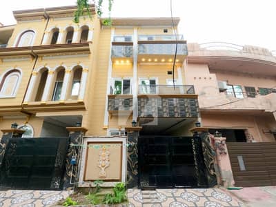 5.5 Marla Triple Story House For Sale
