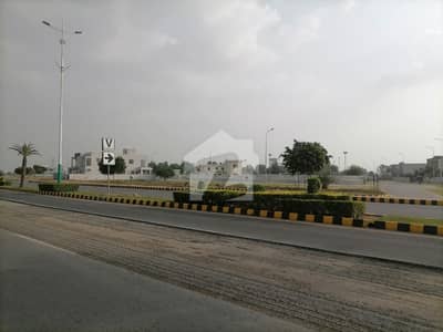 Aesthetic Prime Location Commercial Plot Of 8 Marla For sale Is Available Aesthetic Prime Location Commercial Plot Of 8 Marla For sale Is Available