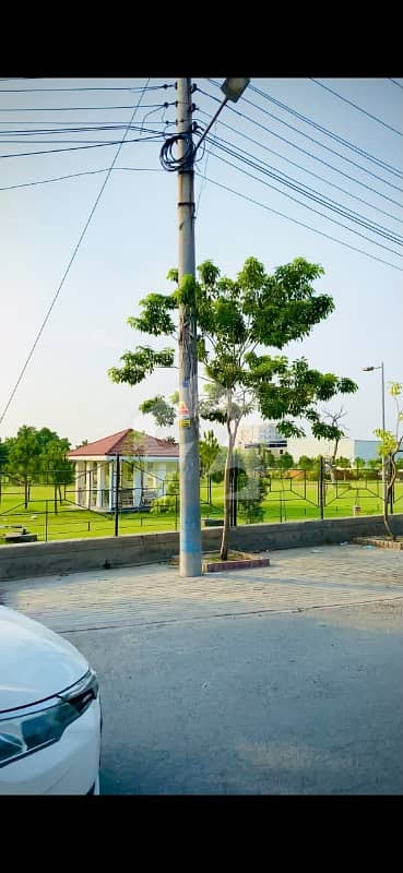جوبلی ٹاؤن لاہور میں 5 مرلہ رہائشی پلاٹ 98.0 لاکھ میں برائے فروخت۔