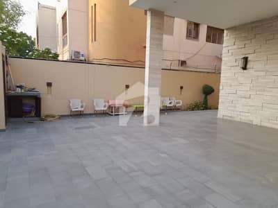 Get A Prime Location 1000 Square Yards House For sale In DHA Phase 6