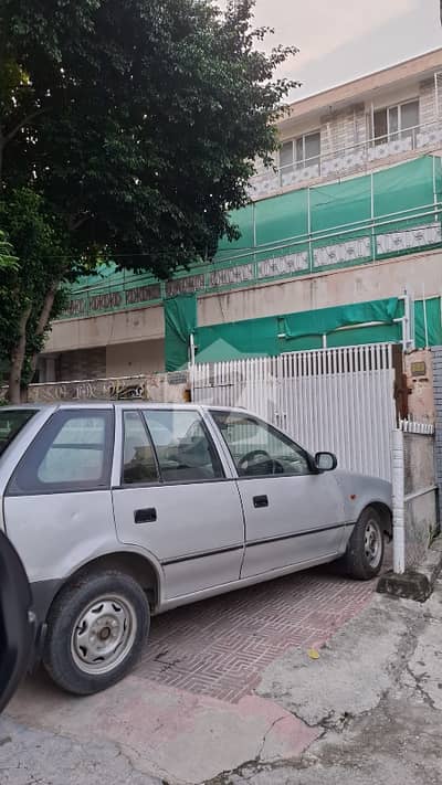 جی ۔ 9/4 جی ۔ 9,اسلام آباد میں 4 کمروں کا 7 مرلہ مکان 5.4 کروڑ میں برائے فروخت۔