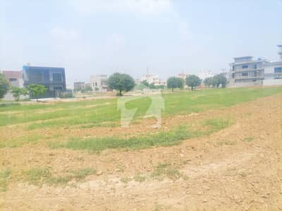 11.20 Marla Corner & Main 80ft Road Plot Available For Sale