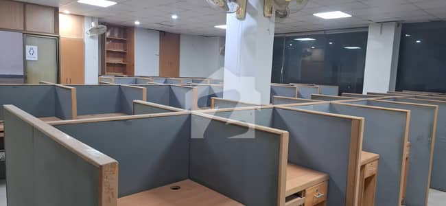 G-7 MARKAZ 4000 SQ. FEET SEMI URNISHED OFFICE FOR RENT REAL PICS ATTACHED NEAR TO METRO BUS STOP
