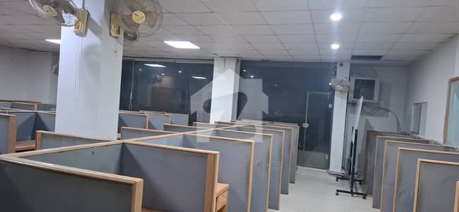 G-7 MARKAZ 4000 SQ. FEET SEMI URNISHED OFFICE FOR RENT REAL PICS ATTACHED NEAR TO METRO BUS STOP