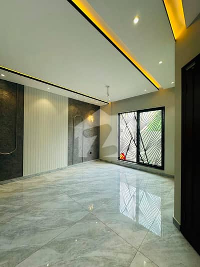 5 MARLA BEAUTIFUL DOUBLE HEIGHT HOUSE FOR SALE | KHAYABAN-E-AMIN