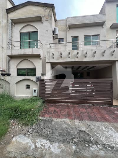7 Marla Used House For Sale In Usman Block