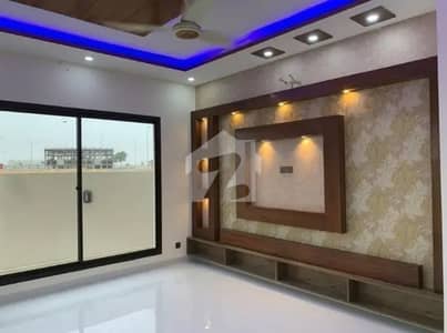 272sq yd 5 Bedrooms Luxury Villa is Available FOR RENT. 6km from Entrance of BTK. 5 Bed DDL 2 Kitchens