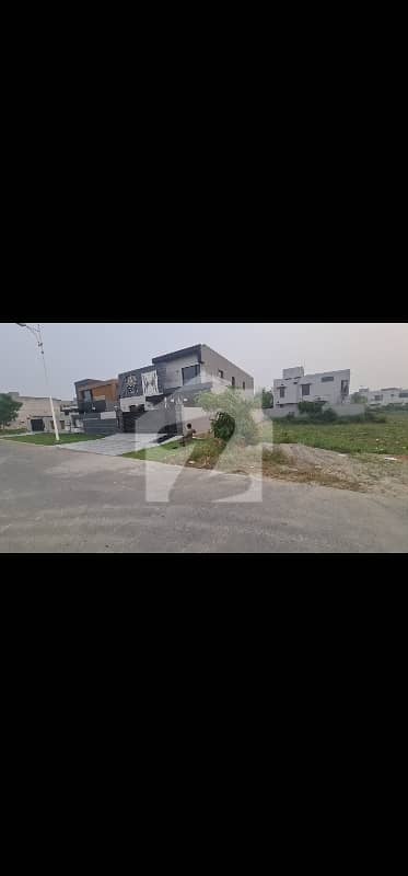 ONE KANAL POSSESSION PLOT "70" ROAD HOT LOCATION BLOCK "U"