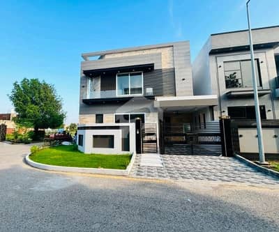 Buy A Centrally Located Corner 1602 Square Feet House In Citi Housing Society