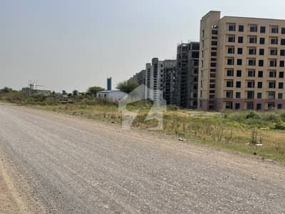 I-12/1 corner plot for sale size 30x60 back to civic road