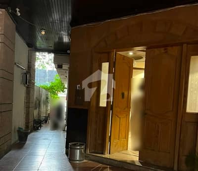 Alla-ud-Din Road House For sale Sized 1 Kanal