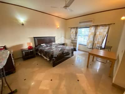 ایف ۔ 7 اسلام آباد میں 8 کمروں کا 1 کنال مکان 37.0 کروڑ میں برائے فروخت۔
