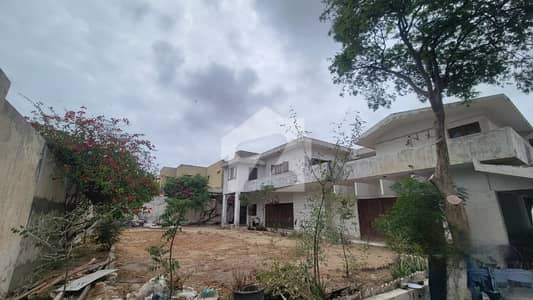 DHA PHASE 2,1000sqyd Demolished Banglow For Sale.