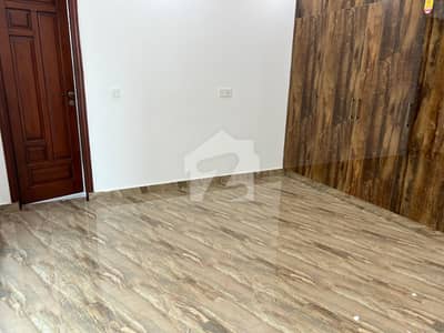Elegant 10 Marla House For Sale Block H